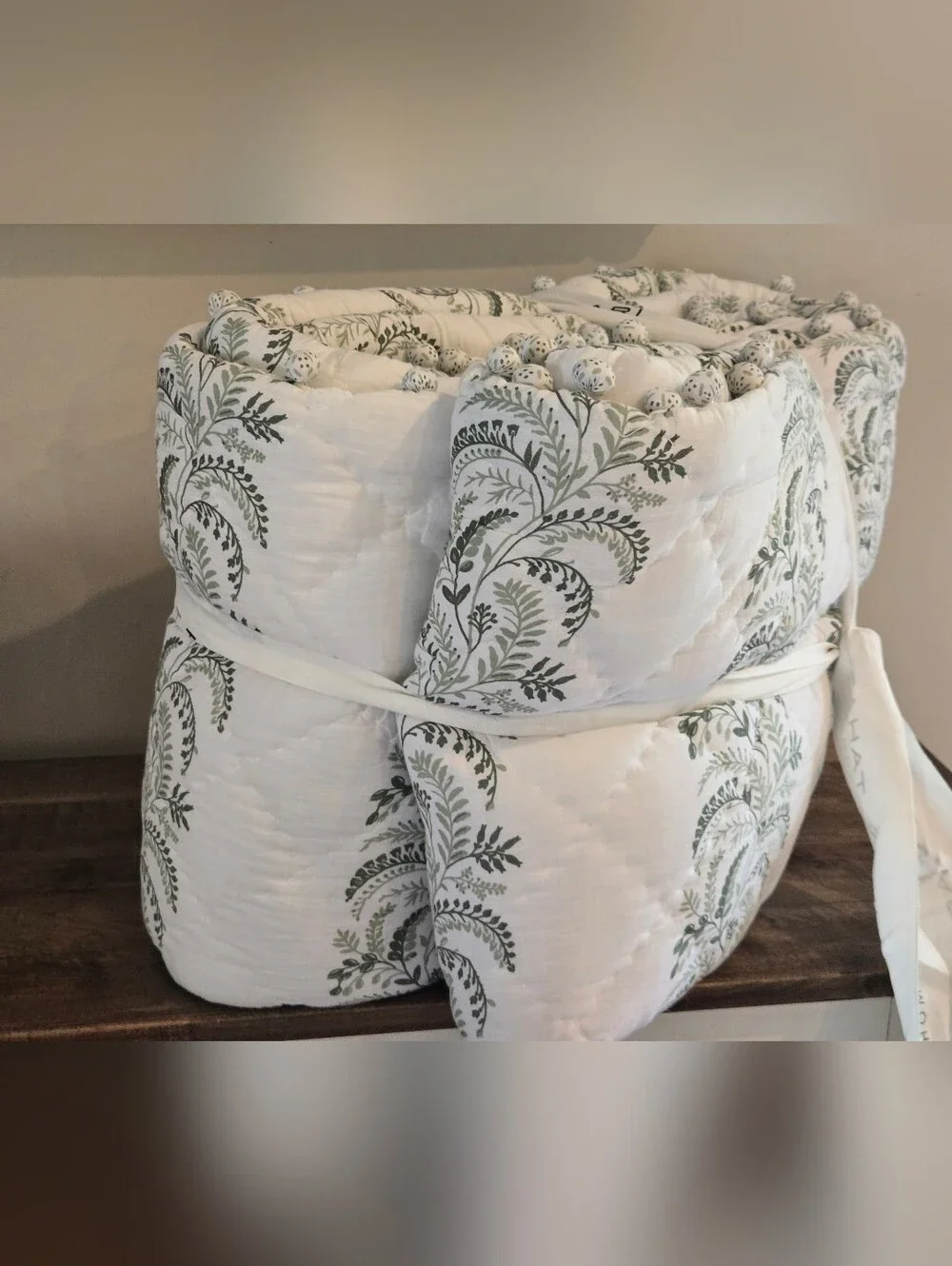 Tahari Handstitched Printed Cotton Quilt King Green White
